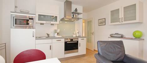 Kühlschrank, Herdplatte, Geschirrspüler