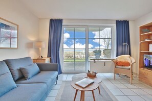 تلفزيون، مشغل دي في دي، ستيريو