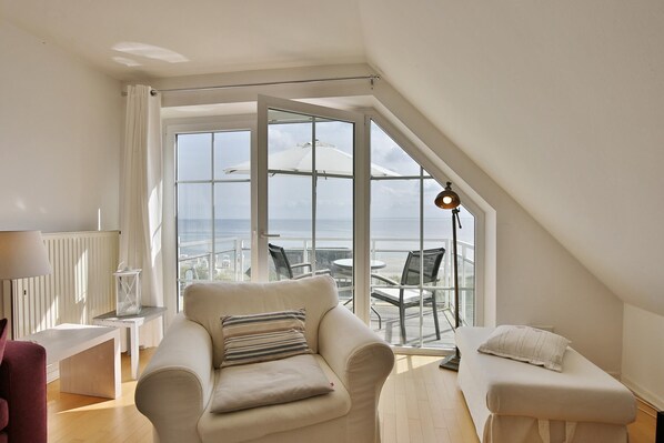 Fernseher, Stereoanlage