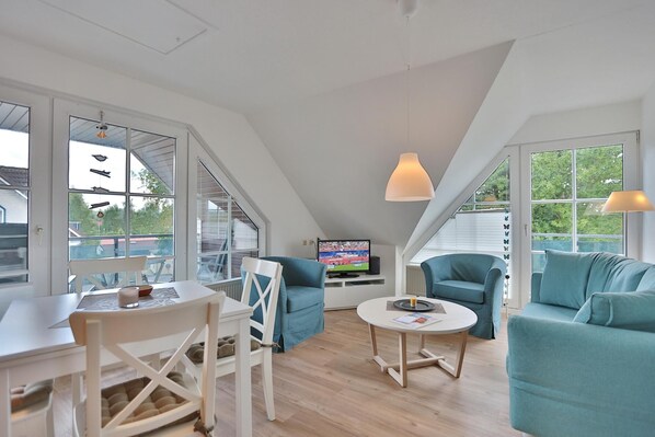 تلفزيون، مشغل دي في دي، ستيريو