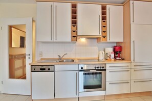 Fridge, oven, stovetop, dishwasher - Residenz Alte Bergstrasse Appartement 15 (Scharbeutz)