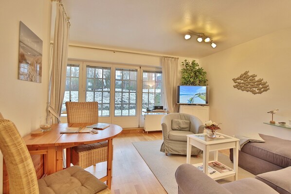 Fernseher, Stereoanlage