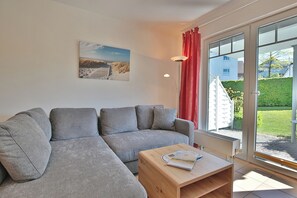 Télévision, lecteur de DVD, chaîne hi-fi