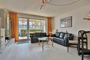 Fernseher, DVD-Player, Stereoanlage