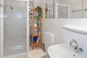 Shower, hair dryer - Ostseeblick Appartement 3 (Scharbeutz)