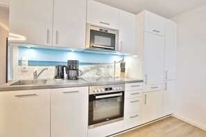 Kühlschrank, Ofen, Herdplatte, Geschirrspüler