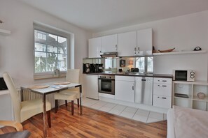 Kühlschrank, Ofen, Herdplatte, Geschirrspüler