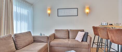 Télévision, lecteur de DVD, chaîne hi-fi