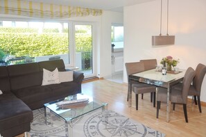 Fernseher, Stereoanlage