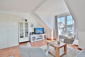 Fernseher, DVD-Player, Stereoanlage