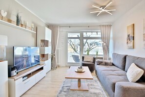 Fernseher, Stereoanlage