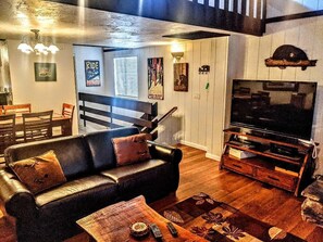 TV, fireplace - Ski, Soak & Relax, 2 BR/1.5 BA Townhouse with Spa, at the base of Snow Summit (Big Bear Lake)