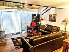 TV, fireplace - Ski, Soak & Relax, 2 BR/1.5 BA Townhouse with Spa, at the base of Snow Summit (Big Bear Lake)