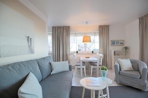 Fernseher, DVD-Player, Stereoanlage