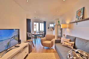 Fernseher, Stereoanlage