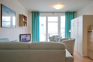 Fernseher, Stereoanlage