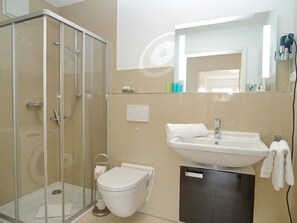 Shower, hair dryer - Strandglück Appartement 15C (Scharbeutz)