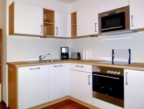 ميكروويف، فرن، موقد طهي مسطح، غسالة أطباق