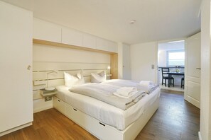 4 Schlafzimmer, Bügeleisen/Bügelbrett, kostenloses WLAN