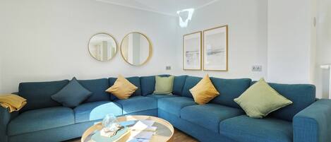 Fernseher, DVD-Player, Stereoanlage