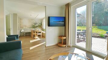 Fernseher, DVD-Player, Stereoanlage