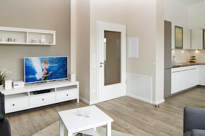 تلفزيون، مشغل دي في دي، ستيريو