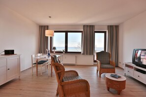 Fernseher, Stereoanlage