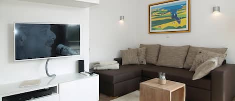 TV, DVD-spiller og stereoanlegg