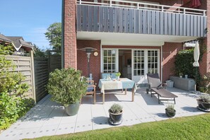 تناول الطعام بالخارج