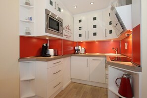 Kühlschrank, Herdplatte, Geschirrspüler