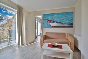 TV, DVD player, stereo - Feriendomizil Strandblick Appartement 2 Meersonne (Haffkrug)