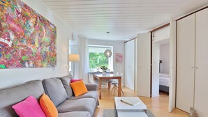 TV, DVD player, stereo - Strand und Meer Appartement 1 (Scharbeutz)