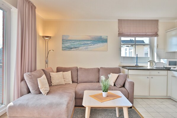 Fernseher, DVD-Player, Stereoanlage