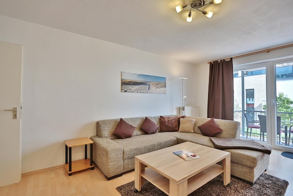 Fernseher, Stereoanlage