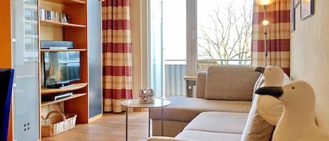 Télévision, lecteur de DVD, chaîne hi-fi