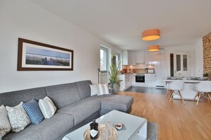 Fernseher, DVD-Player, Stereoanlage