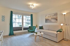 Fernseher, Stereoanlage