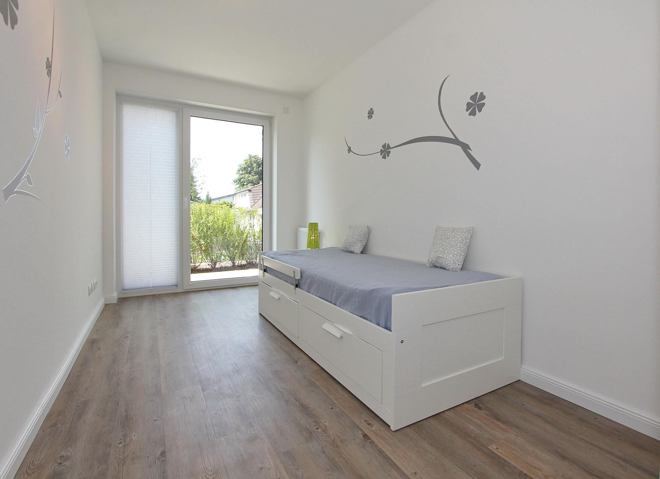 2 bedrooms, travel crib, free WiFi