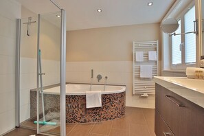 Douche, sèche-cheveux