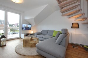 Fernseher, DVD-Player, Stereoanlage