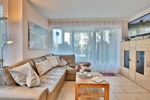 تلفزيون، مشغل دي في دي، ستيريو