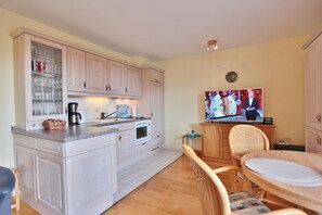 Kühlschrank, Ofen, Herdplatte, Geschirrspüler