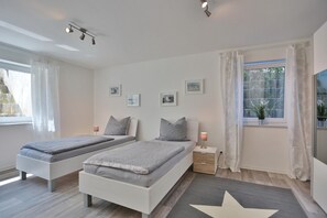 2 Schlafzimmer, Bügeleisen/Bügelbrett, kostenloses WLAN