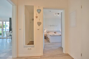 2 bedrooms, iron/ironing board, free WiFi - Haus Möwenberg Appartement 1 (Scharbeutz)