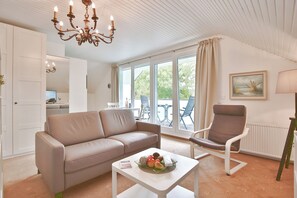 Fernseher, DVD-Player, Stereoanlage