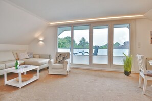 تلفزيون، مشغل دي في دي، ستيريو