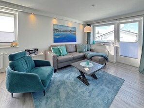 Fernseher, DVD-Player, Stereoanlage