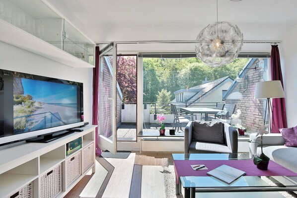 Tv, dvd-spelare och en stereo