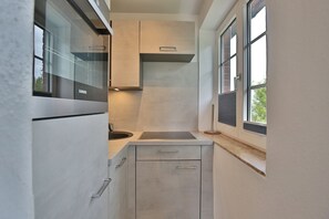 Kühlschrank, Herdplatte, Geschirrspüler