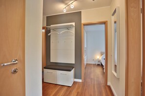 2 عدّة غرف نوم ومكواة/لوح كي وواي فاي مجانًا